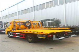 休宁附近拖车救援搭电